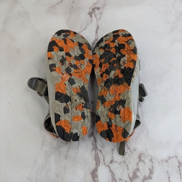 Chaco Sandal Mens Size 9 Gray Orange Shoe Sport Adjustable Odyssey - Picture 7 of 9